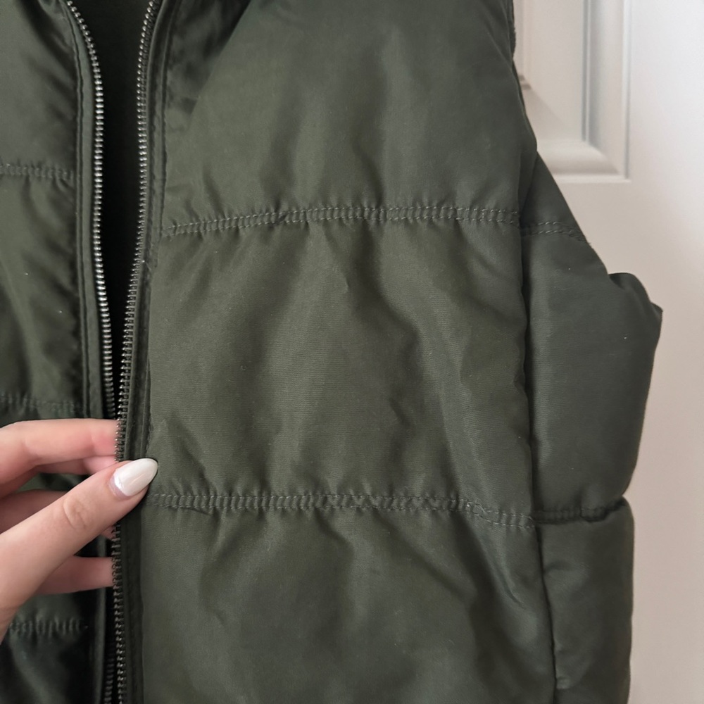 Old Navy Dark Green Quilted Vest - Picture 6 of 10